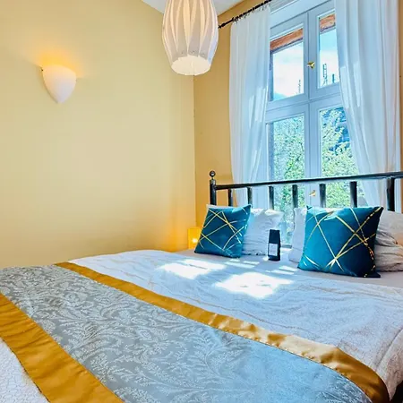 펜션 Fewozauber - 5 Klosterstrasse, Direkt Am Schloss, Garten, Kueche, 2 X Kamin, Fahrraeder Abstellbar