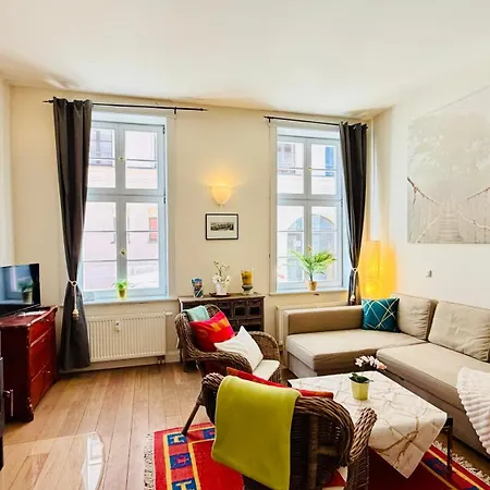 펜션 Fewozauber - 5 Klosterstrasse, Direkt Am Schloss, Garten, Kueche, 2 X Kamin, Fahrraeder Abstellbar *
