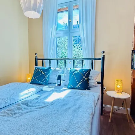Fewozauber - 5 Klosterstrasse, Direkt Am Schloss, Garten, Kueche, 2 X Kamin, Fahrraeder Abstellbar 슈베린